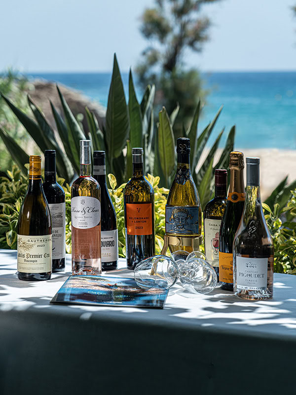 bodega-carta-de-vinos-restaurante-sybius-cala-canyelles-lloret-de-mar Selección de vinos, cavas y champagne del Restaurante Sybius con vistas al Mediterráneo en Cala Canyelles, Lloret de Mar. Selecció de vins, caves i xampany del celler del Restaurant Sybius amb vistes al Mediterrani a Cala Canyelles, Lloret de Mar. Selection of wines, cava and champagne at Restaurant Sybius overlooking the Mediterranean in Cala Canyelles, Lloret de Mar. Sélection de vins, cavas et champagne du Restaurant Sybius avec vue sur la Méditerranée à Cala Canyelles, Lloret de Mar.
